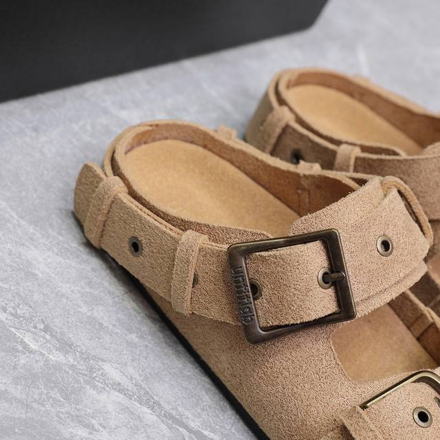Original quality perforated Brand: Miu Miu Miumiu women's Color: black and brown