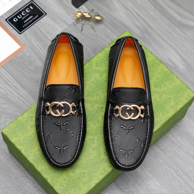 Ferragamo has recreated one of its most iconic icons, combining the skills of ar