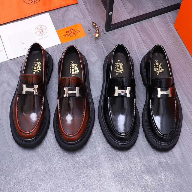 L Luxury Trainer casual sneakers Made from Damier grained cowhide leather, this