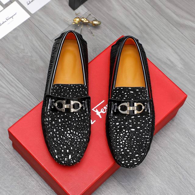 Price: Product Brand: Dsquard D2* Low-top casual shoes Regular size: 38-45 Can b