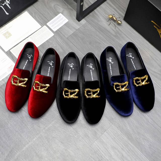 New model from Armani official flagship store, the upper is made of Italian impo