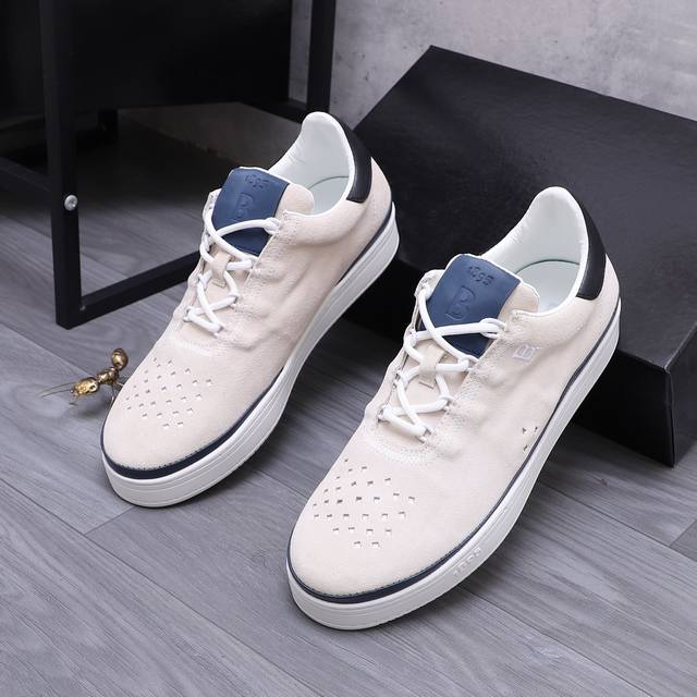 Product trademark: Louis Vuitton casual leather shoes Standard size: 39-44 38.45