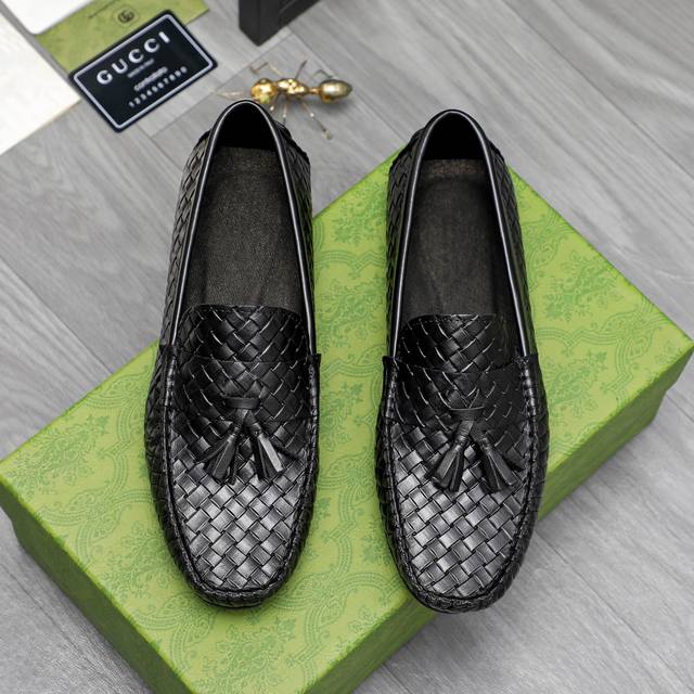 Price: Product Brand: Dg Dolce & Gabbana* Low-top casual shoes Regular size: 35-