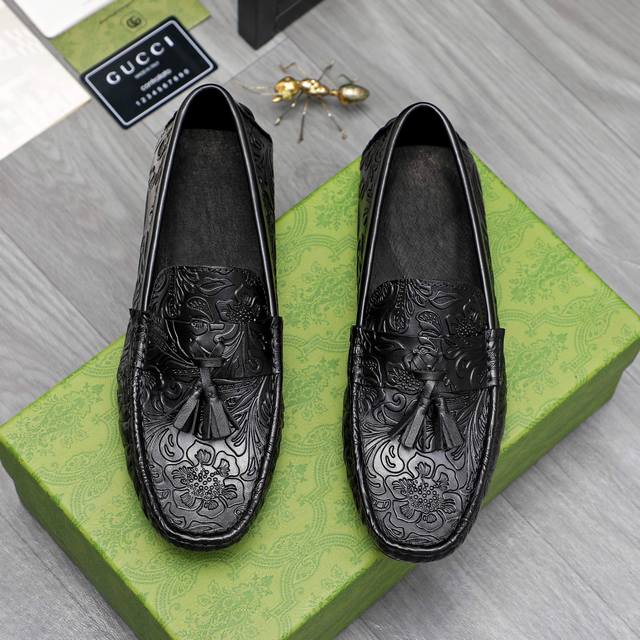 Price: Product Brand: Dg Dolce & Gabbana* Low-top sneakers Regular size: 35-44 C