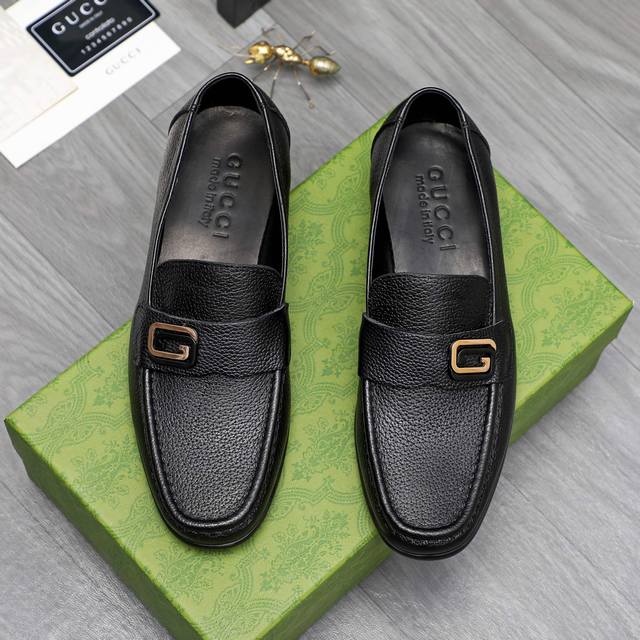 Price: Product Brand: Dg Dolce & Gabbana low-top casual shoes Regular size: 38-4