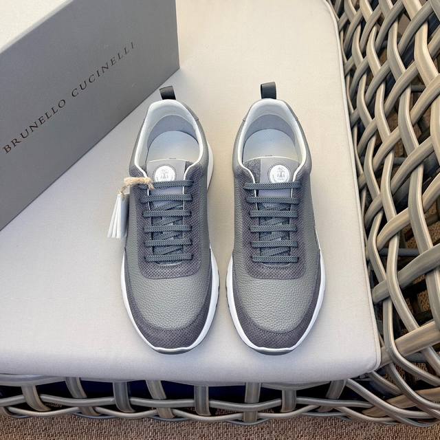 factory price men's sports shoes original Louis Vuitton sheepskin lining new cow