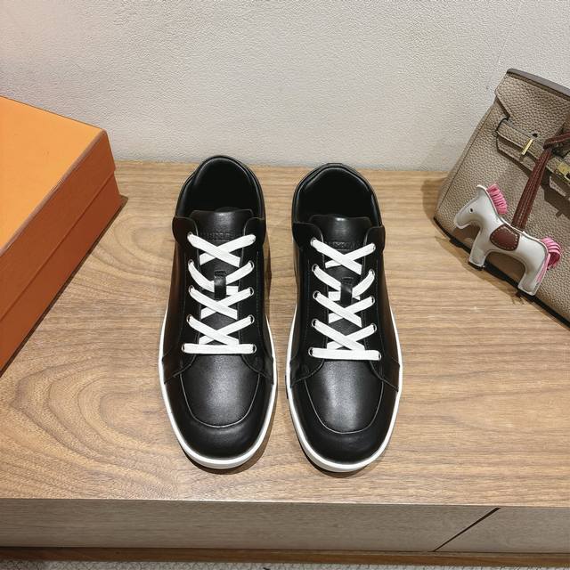 Moncler men's sneakers, made of imported breathable mesh, neoprene and other mat