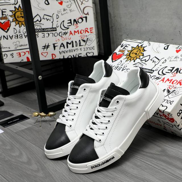 Actual price: Prada's latest retro thick-soled couple's triangle-label white sho