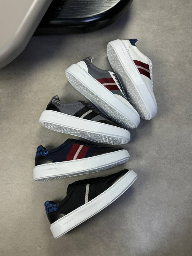 Factory P price Prad*Prada counter popular men's shoes, 1:1 production on the of