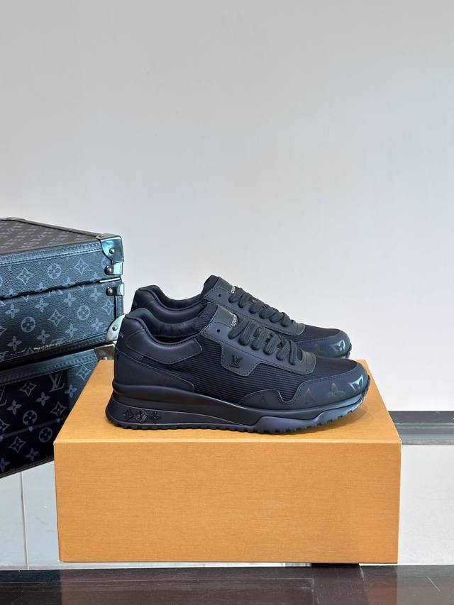 Factory P direct price leather sole rubber sole top production Valentno Rockstud