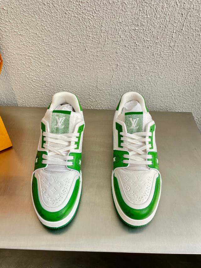 Prada -High-end quality original -Upper: silk calfskin, branded canvas, branded