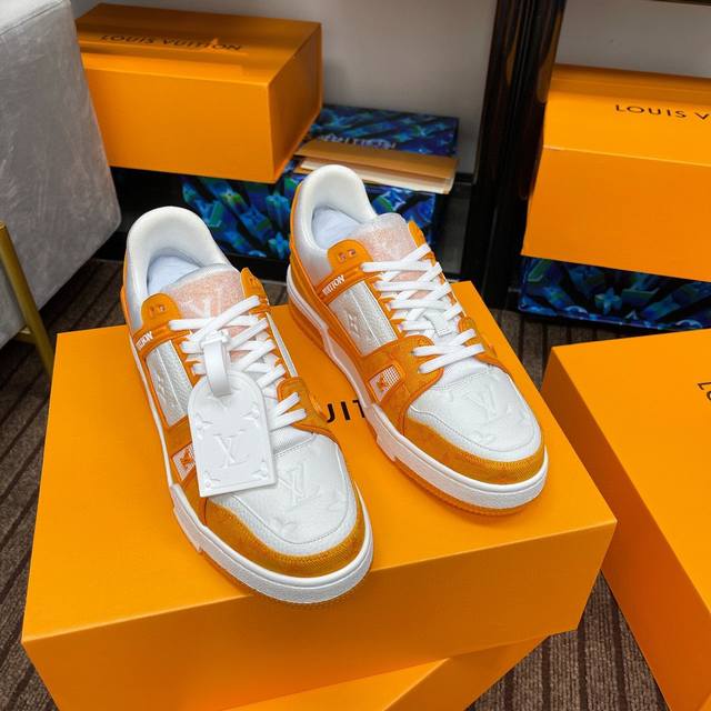 Original quality exclusive first release of Dior's unique modern style sneakers.