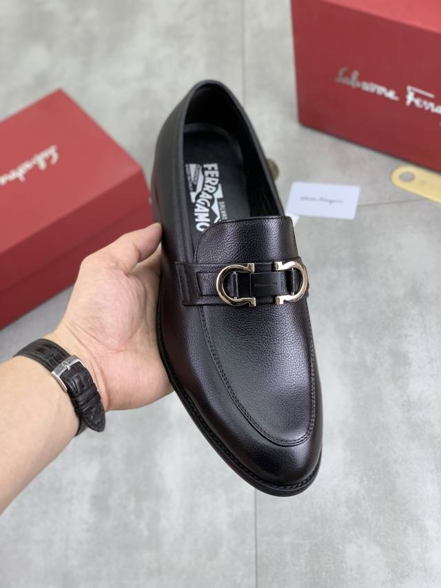 2025 new color Brunello Cucinelli is a world-class luxury brand from Italy. This