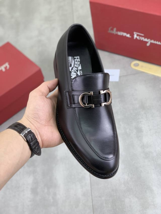 921 New Arrival The Prax 2.0 sneakers are made of hollow cowhide leather and equ