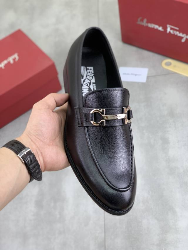 Zilli men's new leather perforated loafers Zilli is a French luxury menswear bra