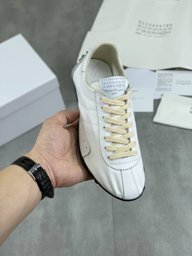 Zilli men's new leather perforated loafers Zilli is a French luxury menswear bra