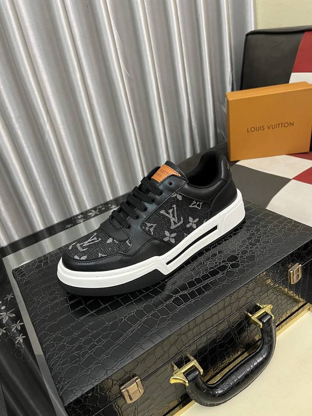 H Top purchasing agent, super popular male god sports shoes, new products are co