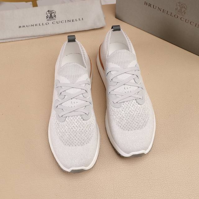 Product trademark: Louis Vuitton casual leather shoes Standard size: 39-44 38.45