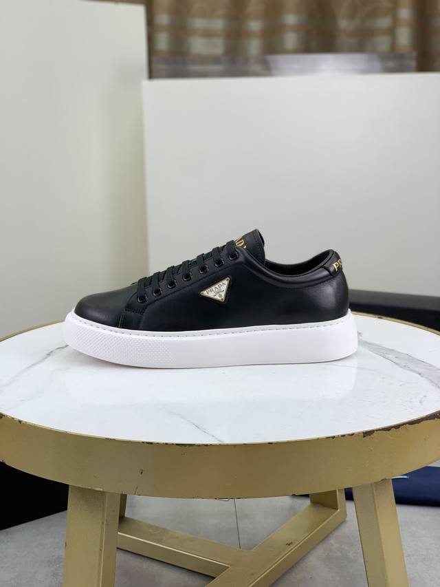 Cl leather slippers Size:39-44 38.45.46. Customized