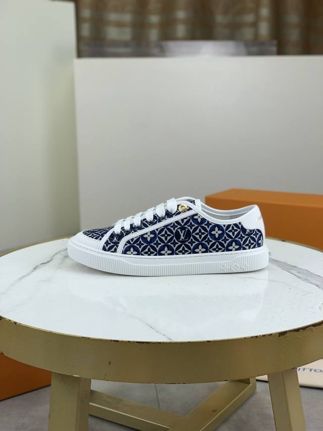 Ferragam* Premium cowhide soft sole and soft surface High-end men's casual shoes