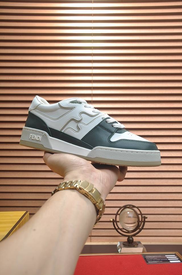 L Top-level shopping agent, street-blasting male god's hot-selling sports shoes,