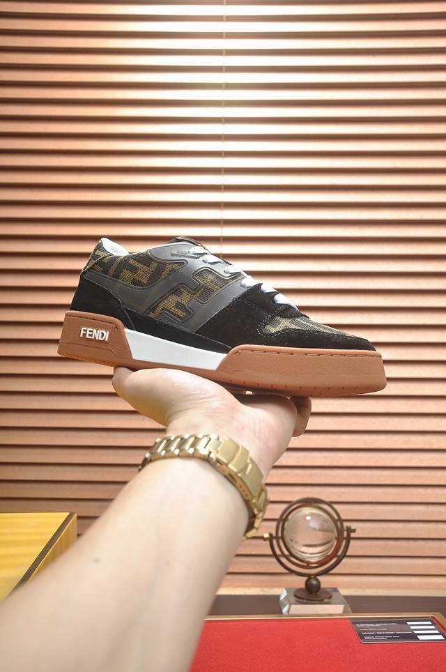 H Top purchasing agent, love to blow up the street male god casual shoes half-dr