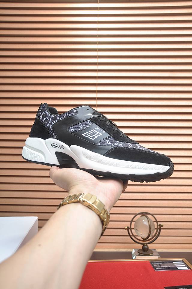 M Top purchasing agent Mengzha Street male god new product is coming, super popu