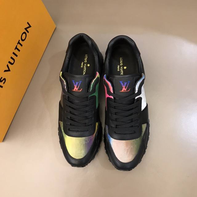Couple's slippers L Louis Vuitton's new couple's sandals The Lv Sunset Comfort f