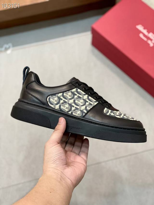 Gucci Gg canvas shoes white shoes casual shoes This sneaker is made of iconic Gg