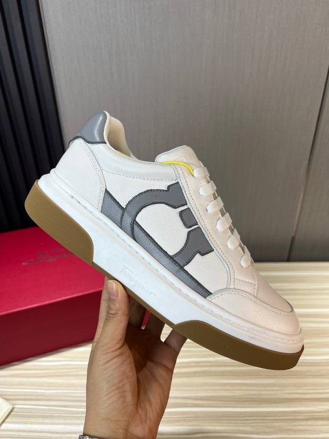 New Jimmy Choo, exclusive sale, original large-soled casual white shoes, using t
