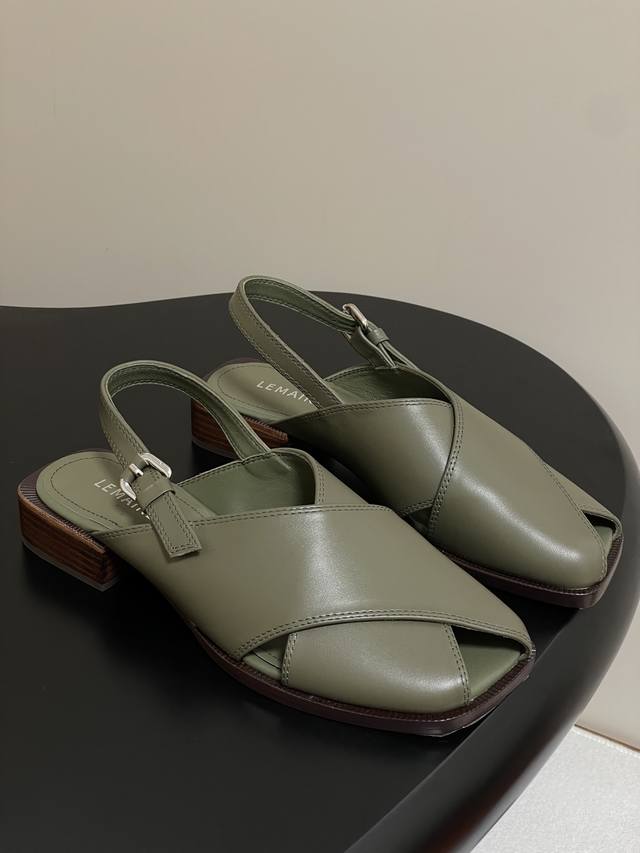 Factory Price Men's Men's Sports Original Gucci Sports Shoes Size: 38-44 45 Cust