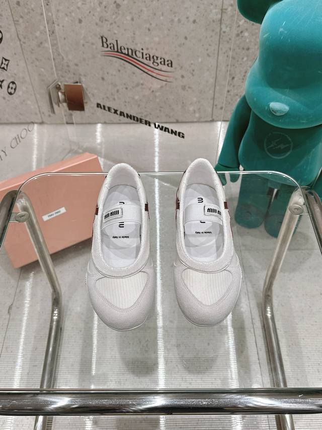 factory price men's men's sports shoes original Brand: Boss Standard size: 38-44