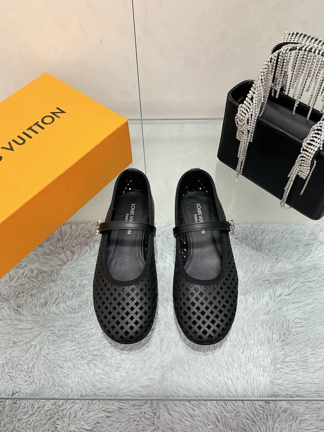 Pra** Pu*Da Model No.: 2Ee375 -High-end quality original -Upper: Nappa calfskin.