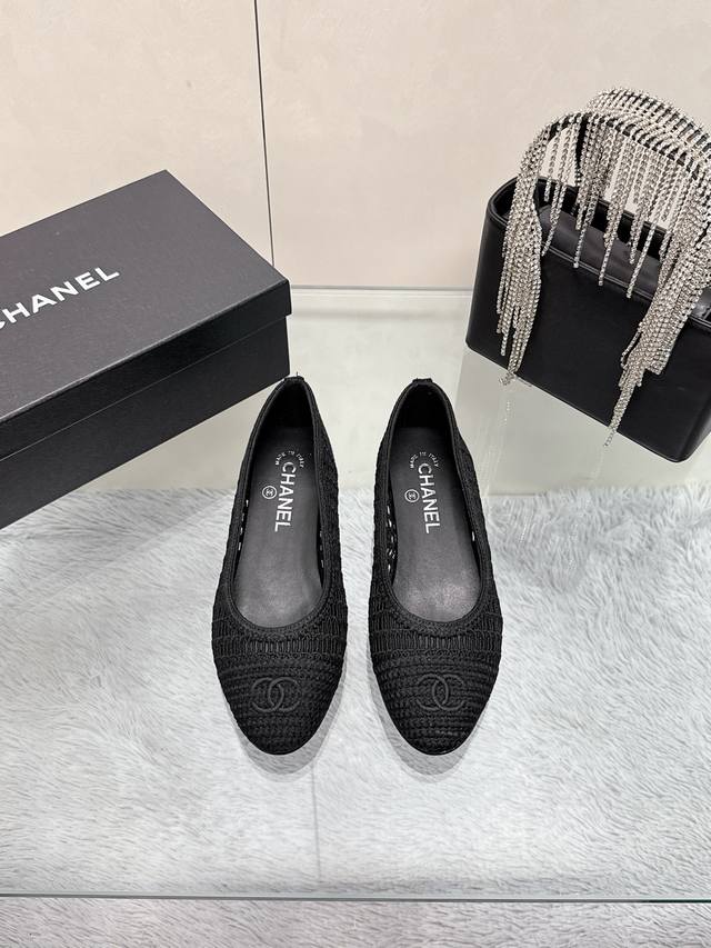 Actual price: Same color for men and women Couple size Louis Vuitton bread slipp