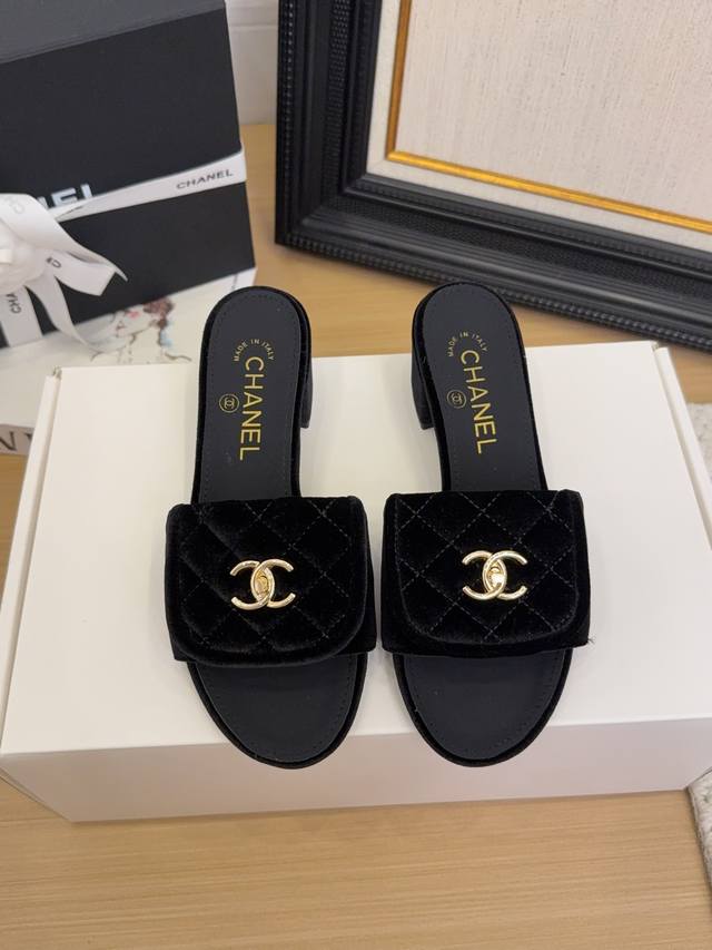 Gucci double metal heel square toe slippers, always fashionable, simple, elegant