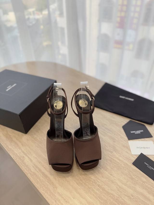 Limited edition in stock Chanel.25S.Chanel Silver Horn King 2nd generation! New