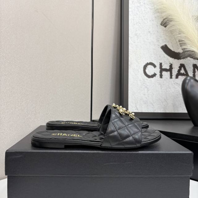 Loewe 2025Ss summer limited edition button slippers are so comfortable to wear!