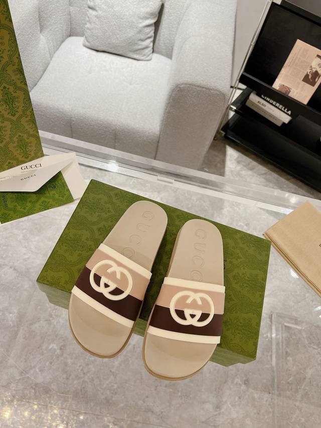 Flat-soled Jacquemus25Ss pointed toe geometric pattern Geometric pattern decorat