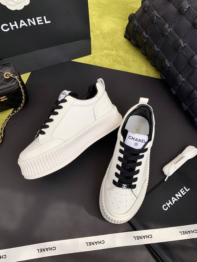 Aquazzura purchasing quality!! original development of the 2025 new bow snakeski