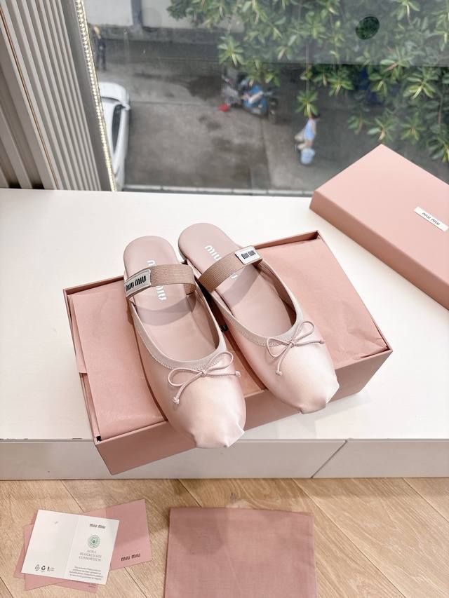 mid-heeled thin-strap sandals with exquisite hardware embellishment Minimalist s