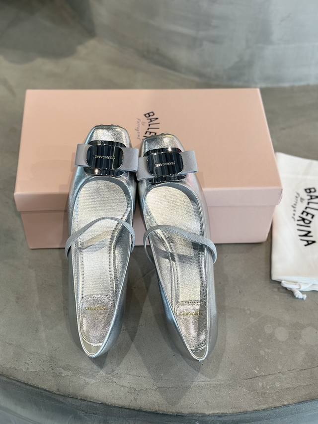 Aqua*Zura Spring and Summer Counter New Product Strapless Sandals with Hot Diamo