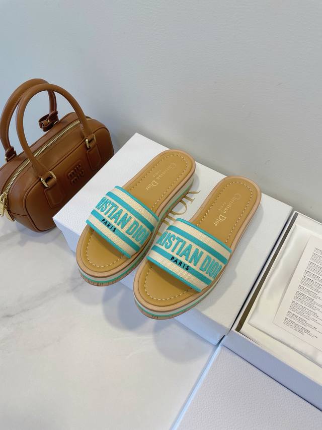 Price: Purchasing level: High version Color: Louis Vuitton Takashi Murakami co-b