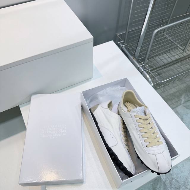 Price: Chanel's latest 25C casual sports shoes are customized with original mold