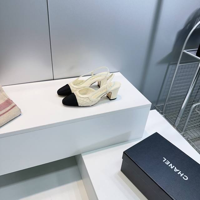 Price: 2025 Hot-selling Embossed Logo Slippers This Pool Pillow Comfort flat san