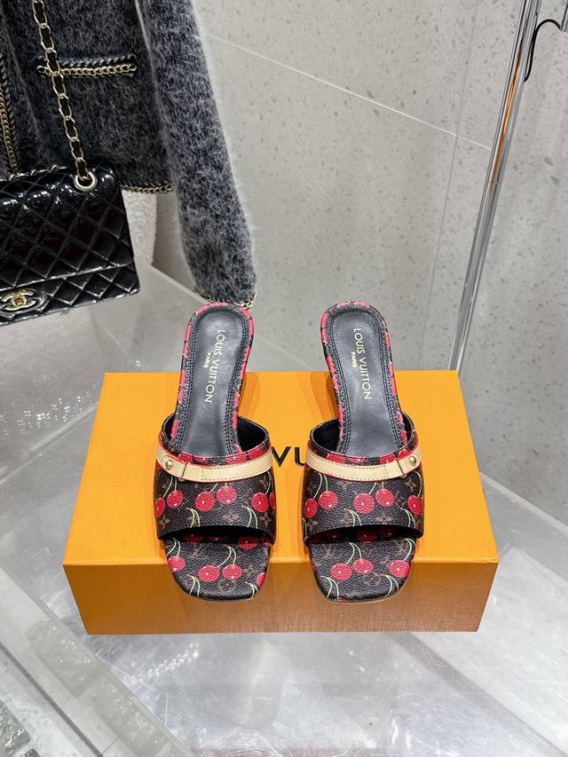 35-40 Miumiu2025 early spring catwalk new Forrest Gump sneakers, extremely comfo