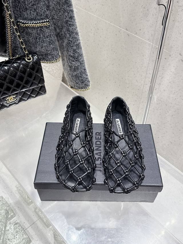 Size 35-40. 41 Custom-made Miumiu Miu Miu 2025 Spring/Summer newest Mary Jane Ve