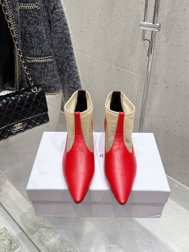 Cowhide Size 35-40 The Row loafers are solid color, simple and comfortable flat