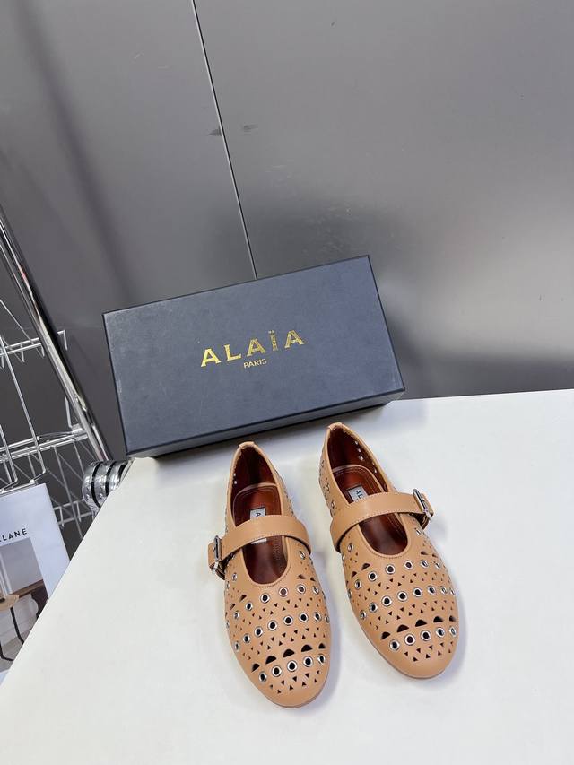 Leather sole, size 35-40 Miumiu new slippers Classic forever! Raffia flat slippe