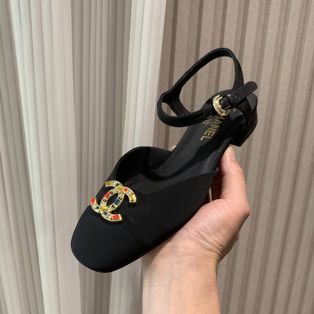 Louis Vuitton spring and summer new slippers are on the market, 1:1 high-end cus