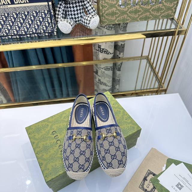 Lv Louis Vuitton high-end men's summer slippers, classic series, unique color st